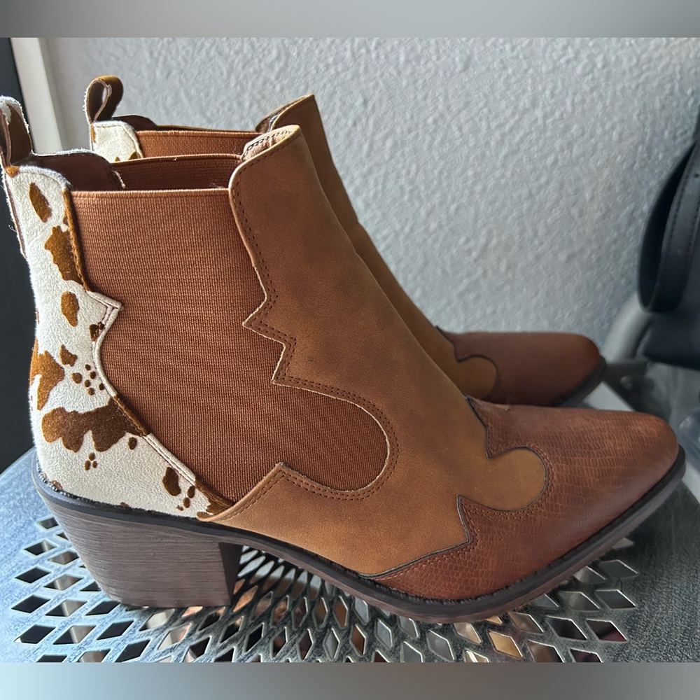 Worn Once Pierre Dumas Women’s Ankle Boots Size 8